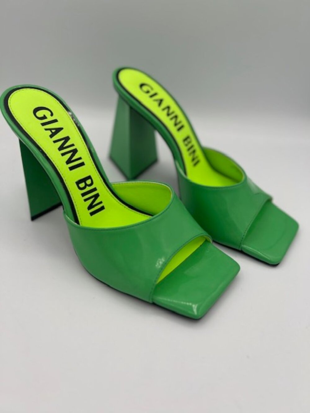 Gianni Bini Green Square Toe Sculptural Heel Mules Size 8.5